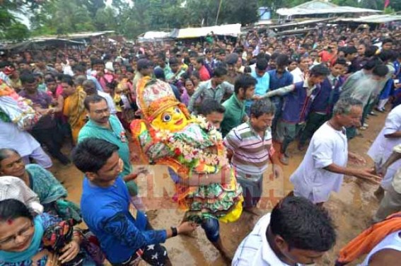 Hindu devotees thronged to watch Tripuraâ€™s famous Melaghar Rath-Yatra : â€˜The biggest celebration after Durga Puja in Tripuraâ€™, locals told TIWN  